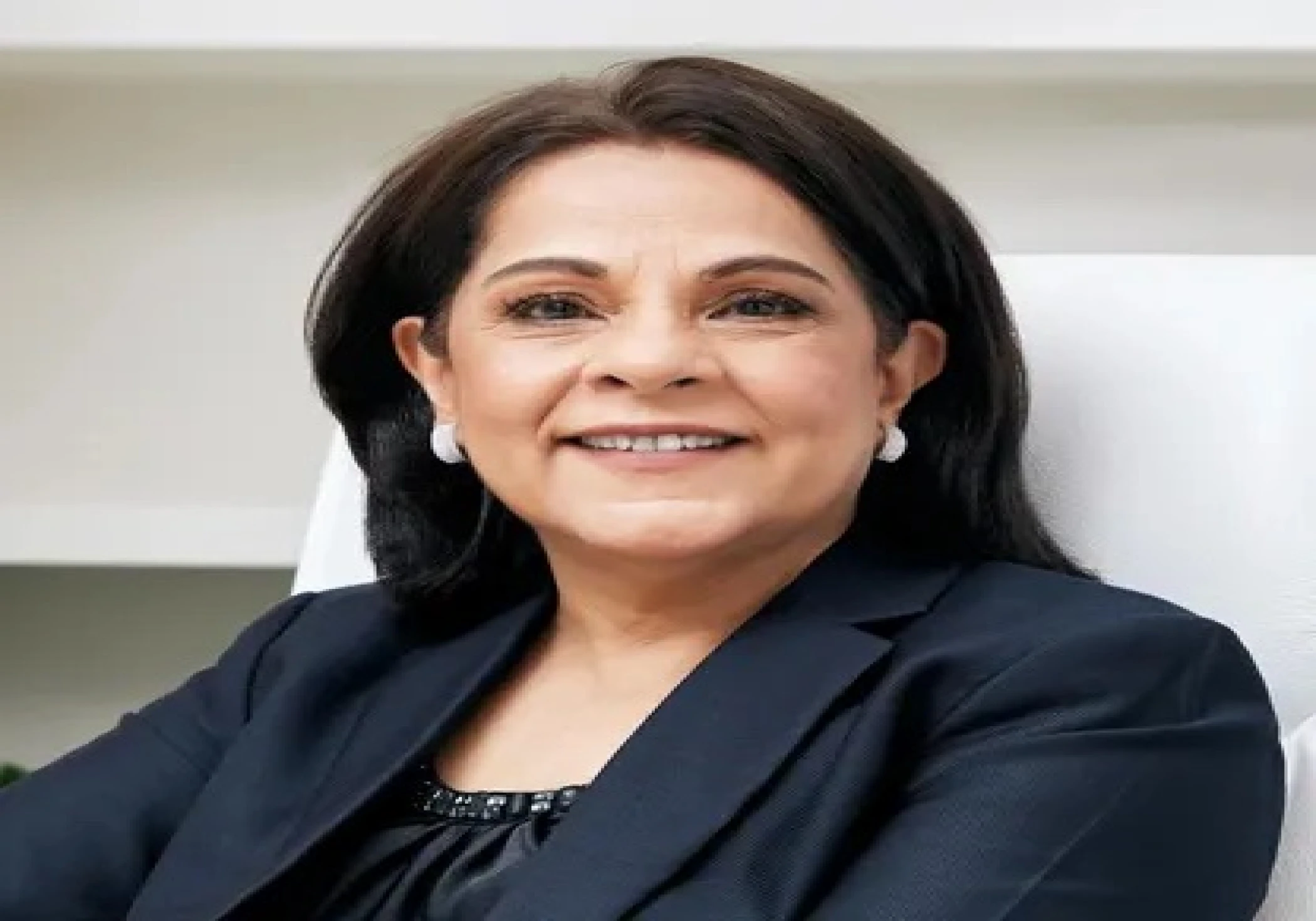 From Retail Giant to Billionaire: The Rise of Renuka Jagtiani From Retail Giant to Billionaire: The Rise of Renuka Jagtiani